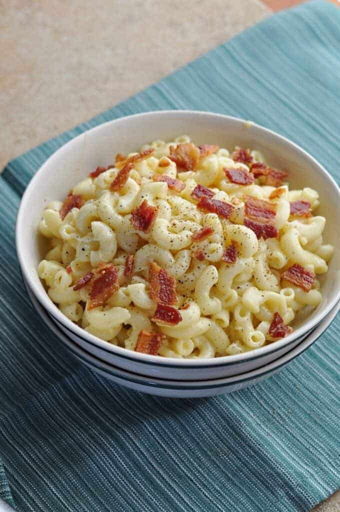 Pasta carbonara served in bowl 