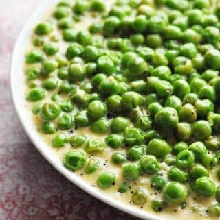 Creamed peas in bowl.