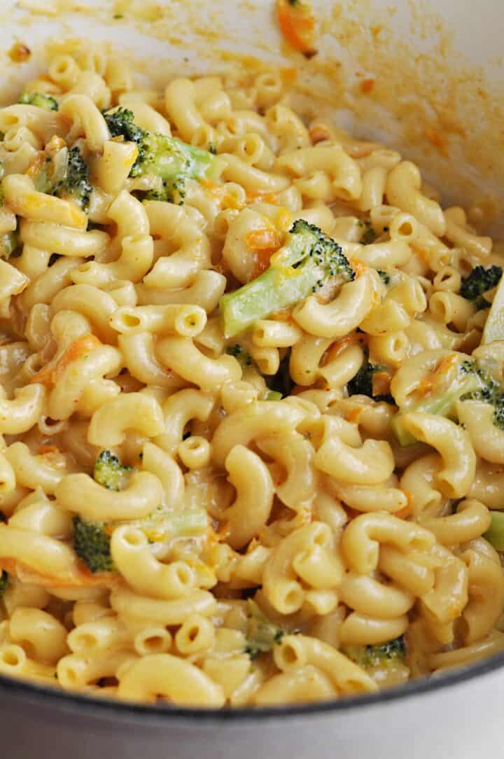 Making Macaroni and cheese with broccoli