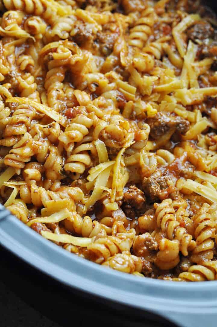 Noodles with beef and cheese in slow cooker