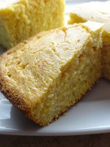 Pieces of cornbread on plate ready to serve.